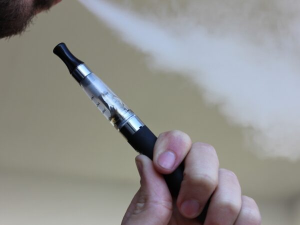 Electronic cigarettes are not a healthier alternative to tobacco, according to a study conducted at the UMH