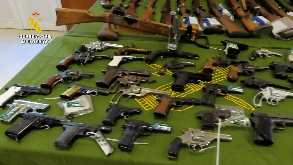 Guns Seized at Illegal Weapons Factory